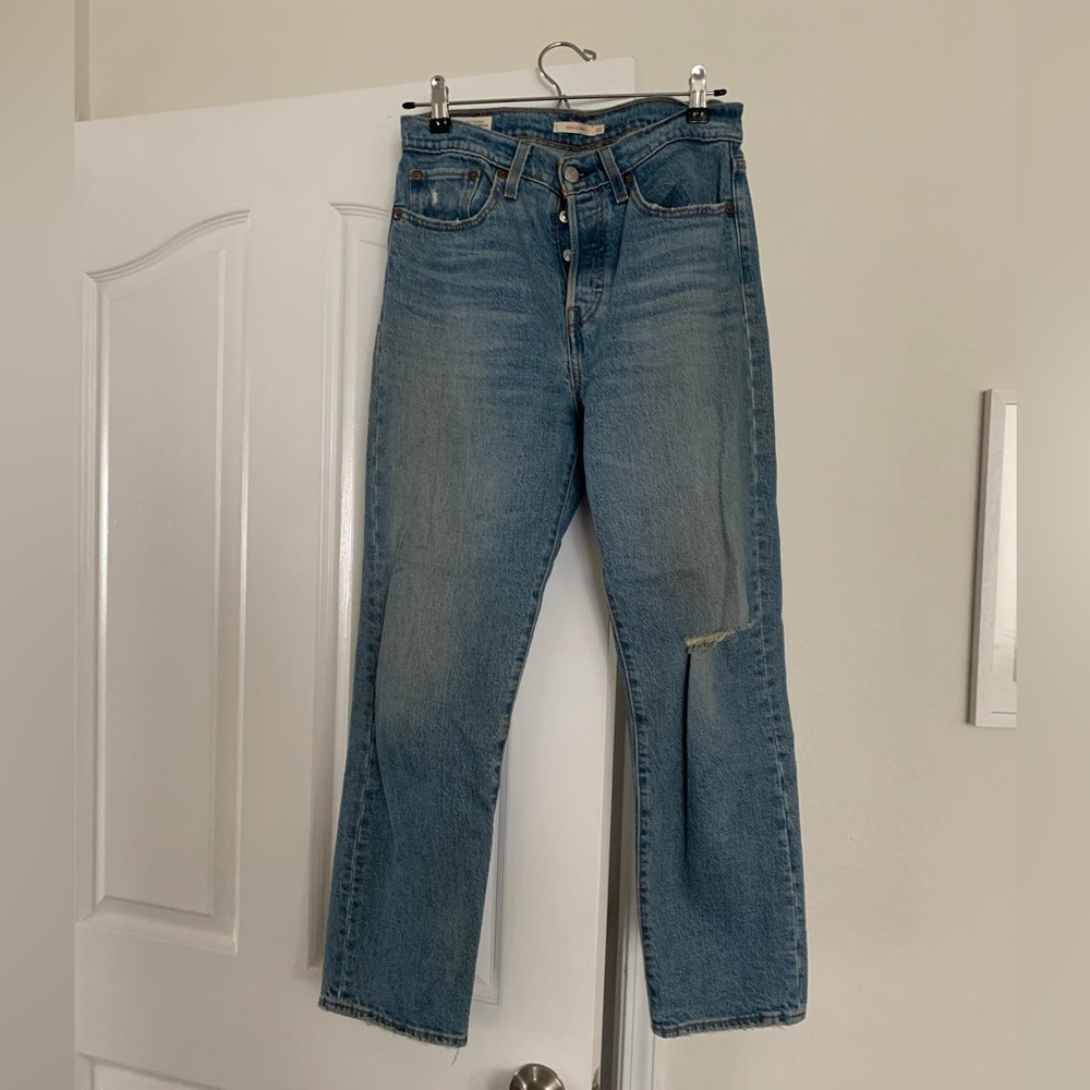 Levi's Wedgie Straight Leg Jeans — Faded Blue Denim - Size 27